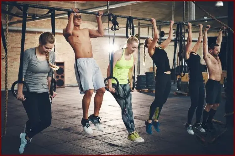 El CrossFit es un programa de entrenamiento físico que mezcla la Halterofilia, Gimnasia y HIT 