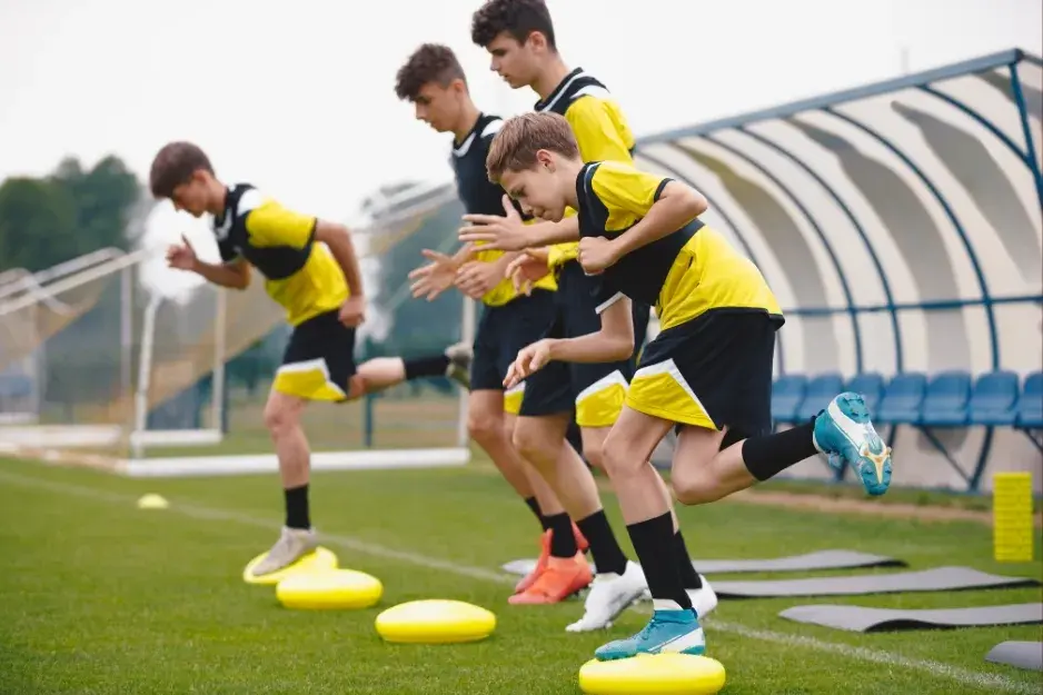 ¿Cómo influye el Fitness en el programa de acondicionamiento físico para futbolistas?